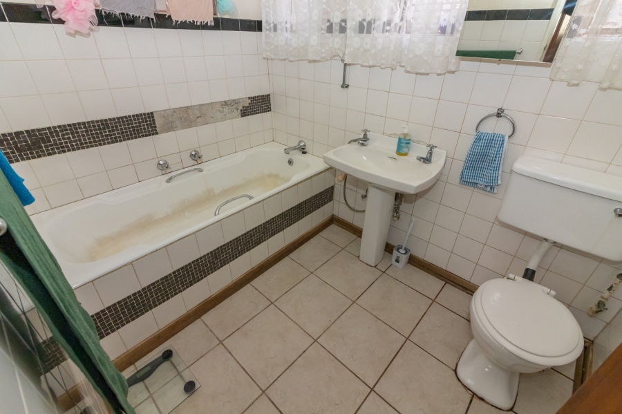 4 Bedroom Property for Sale in Morewag Free State